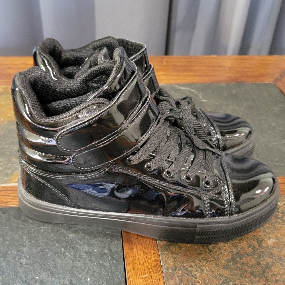 Alexandra Collection Glossy Sneaker Size 5
